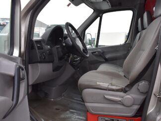 Image_20768M__Crafter 35 4x2 Koffer mit Hebebühne