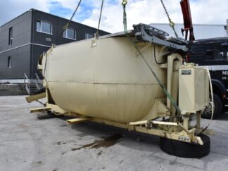 Betonsiloaufbau isoliert mit Deckel