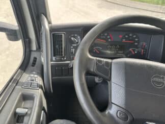 Image_24226M_Volvo Trucks_FM-460 4x2 R Blache/HB